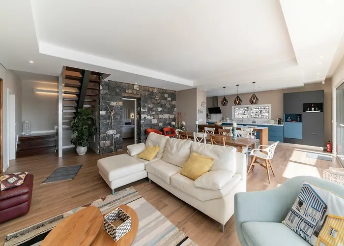 别墅 New! Alvinho| Lifestyle&nature | Heated Pool 丰沙尔