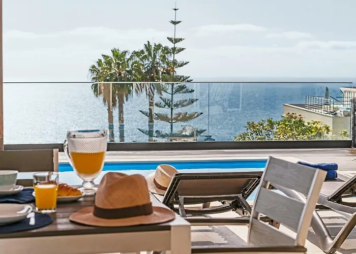 别墅 New! Alvinho| Lifestyle&nature | Heated Pool 丰沙尔